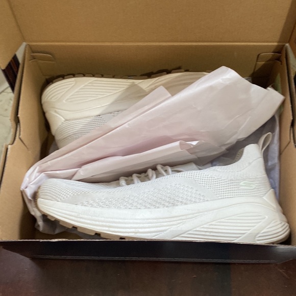 Bob’s Sport Skechers Sparrow 2.0 EUC - Picture 5 of 5